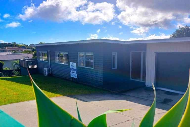 Photo of property in 6 Protea Drive, Cable Bay, 0420