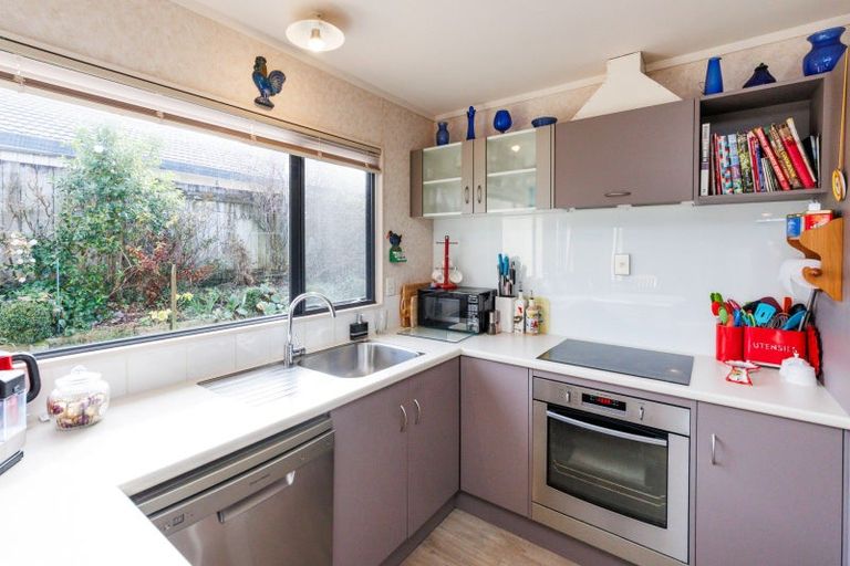 Photo of property in 6 Jordan Way, Kelvin Grove, Palmerston North, 4414