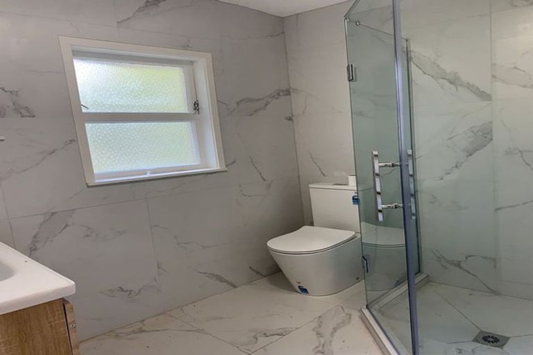 Photo of property in 1/99 Archers Road, Hillcrest, Auckland, 0629