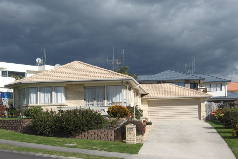 Photo of property in 20 Meadowviews Drive, Welcome Bay, Tauranga, 3112