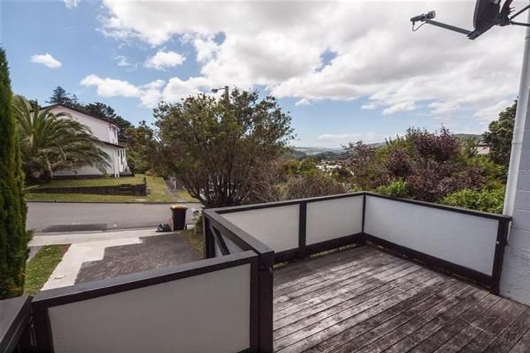 Photo of property in 6 Makatote Grove, Churton Park, Wellington, 6037
