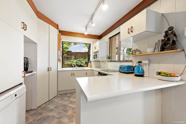 Photo of property in 12a Shetland Street, Glen Eden, Auckland, 0602