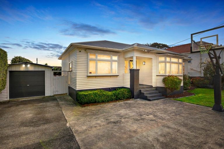 Photo of property in 6 Bentinck Avenue, Strathmore Park, Wellington, 6022