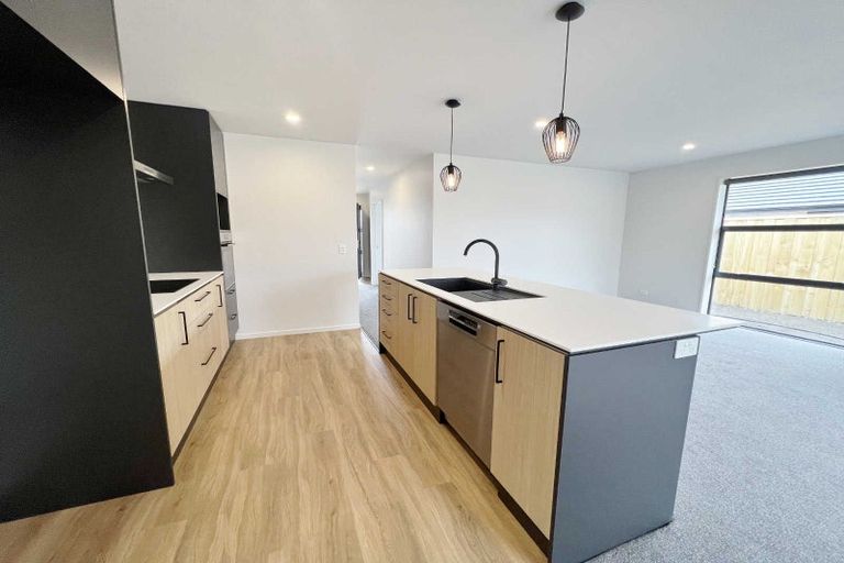 Photo of property in 18 Eileen Way, Rolleston, 7615