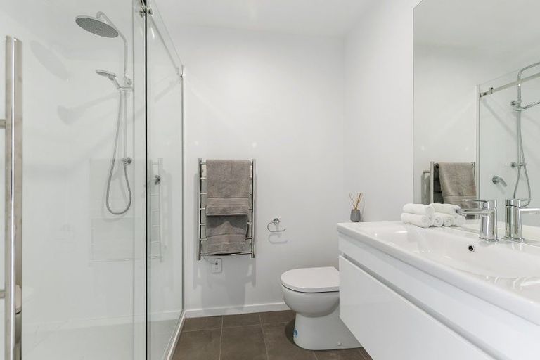 Photo of property in 96u2 Washington Avenue, Brooklyn, Wellington, 6021