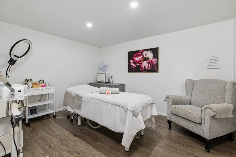 Photo of property in 32 Grantston Drive, Pyes Pa, Tauranga, 3112