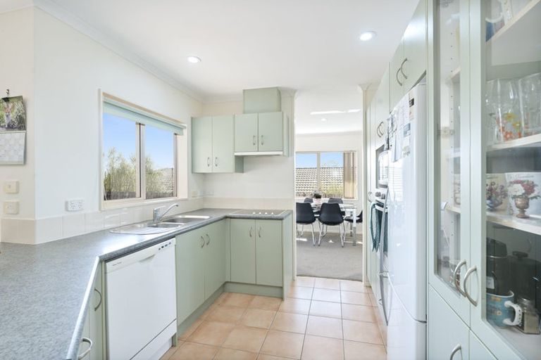Photo of property in 4 Sandhurst Rise, Henderson, Auckland, 0612