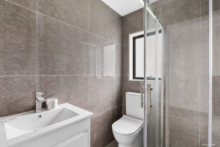 Photo of property in 11 Kaha Lane, Henderson, Auckland, 0612