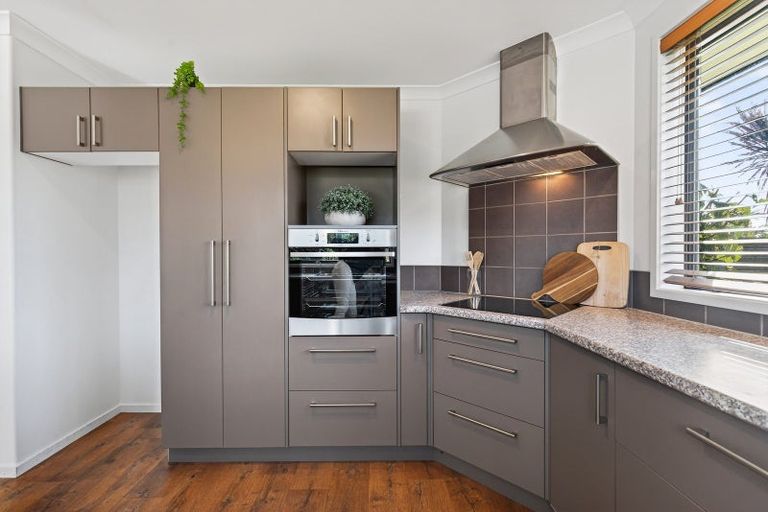 Photo of property in 23 Rosella Drive, Welcome Bay, Tauranga, 3112