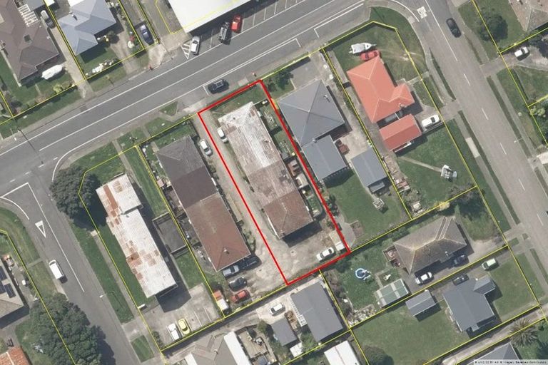 Photo of property in 2/14 Jillett Street, Titahi Bay, Porirua, 5022