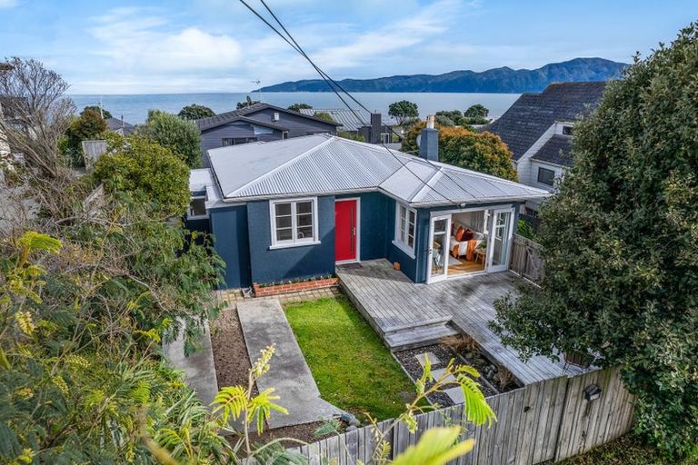 Photo of property in 124a Seaview Road, Paraparaumu Beach, Paraparaumu, 5032