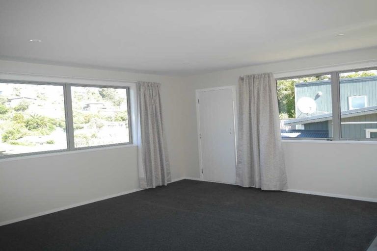 Photo of property in 137a Newlands Road, Newlands, Wellington, 6037