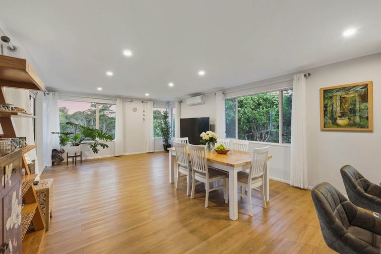 Photo of property in 22 Windfall Grove, Greenhithe, Auckland, 0632