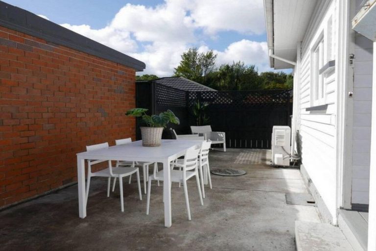 Photo of property in 8 Freyberg Avenue, Riccarton, Christchurch, 8011