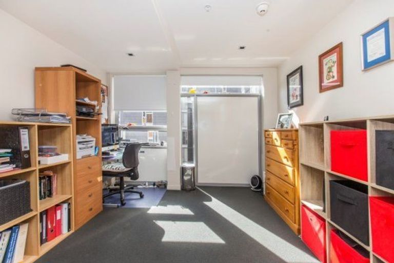 Photo of property in Monument Apartments, 5f/245 Wakefield Street, Te Aro, Wellington, 6011
