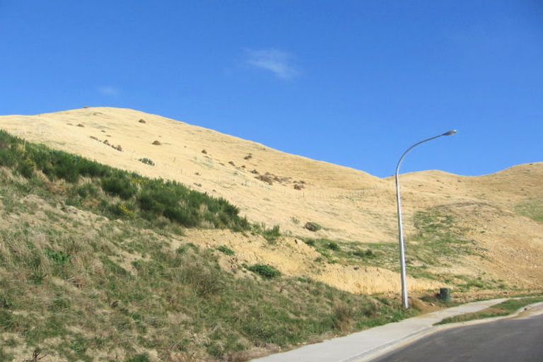 Photo of property in 25 Comber Place, Johnsonville, Wellington, 6037