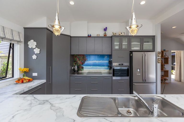 Photo of property in 4 Matuku Place, Paraparaumu Beach, Paraparaumu, 5032