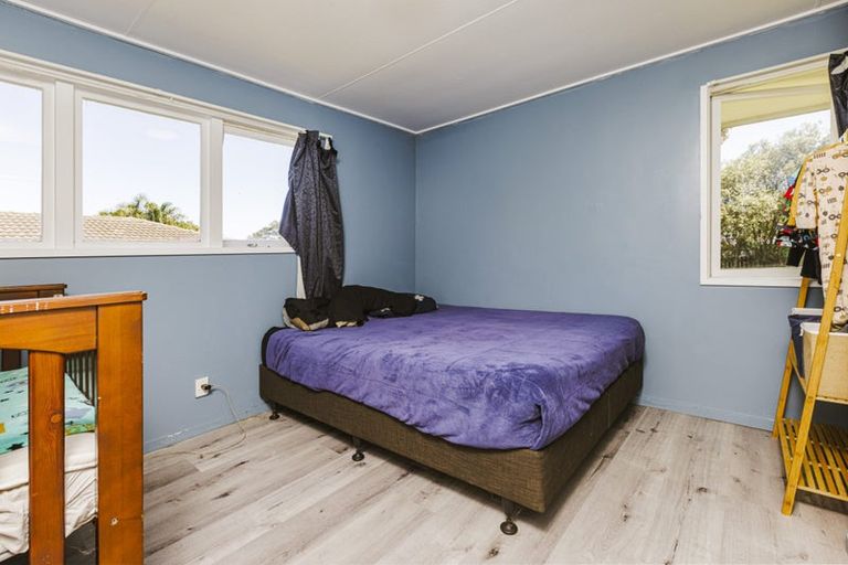 Photo of property in 16 Totara Street, Waiuku, 2123