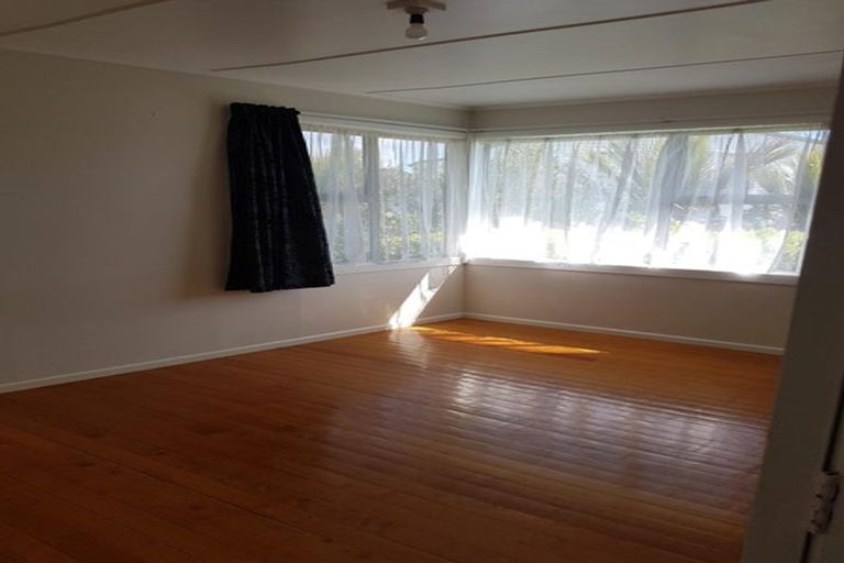 Photo of property in 20 Chippendale Crescent, Birkdale, Auckland, 0626