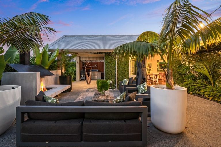 Photo of property in 6 Shearwater Lane, Point Wells, 0986