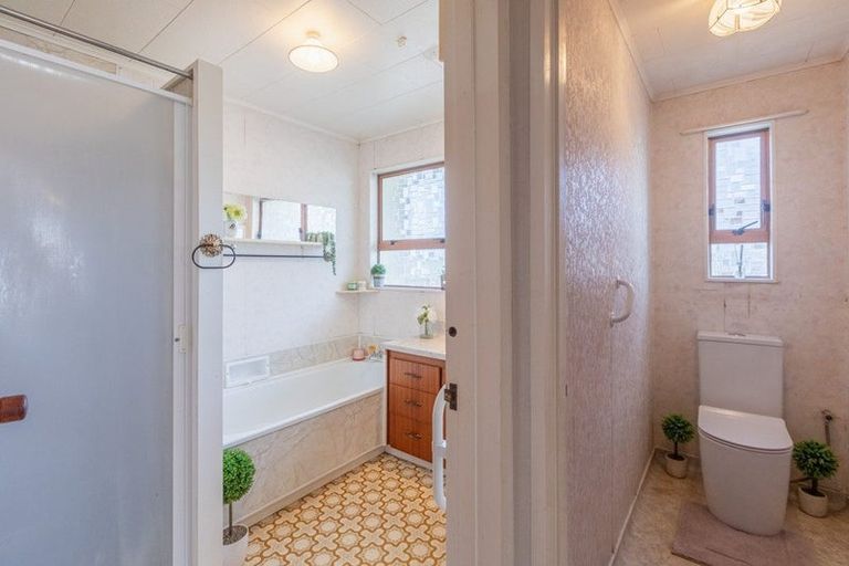 Photo of property in 3/3 Church Road, Taradale, Napier, 4112