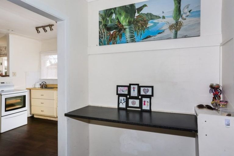 Photo of property in 1 Booth Crescent, Tuakau, 2121