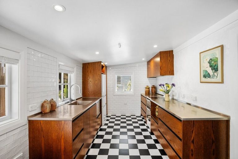 Photo of property in 171 Breaker Bay Road, Breaker Bay, Wellington, 6022