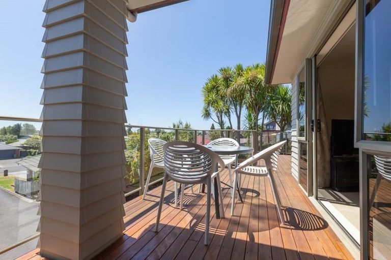 Photo of property in 22 Waipuna Place, Rototuna, Hamilton, 3210