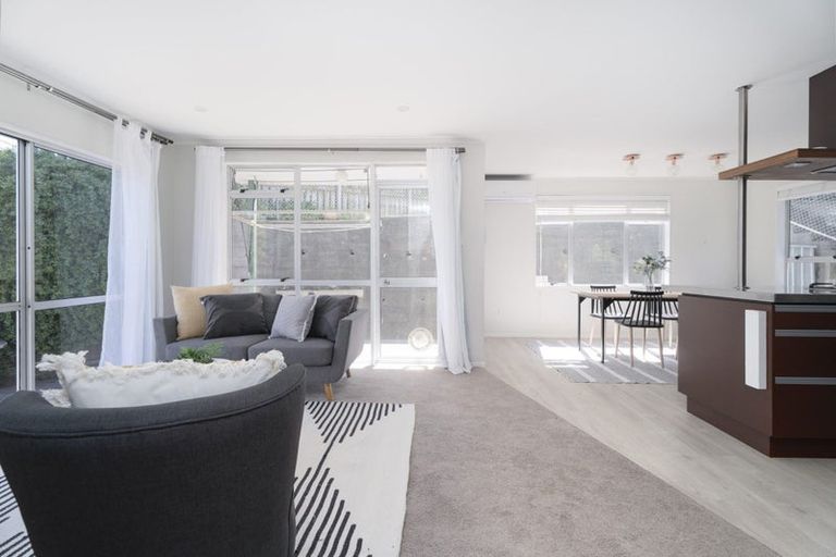 Photo of property in 1 The Spinney, Titahi Bay, Porirua, 5022