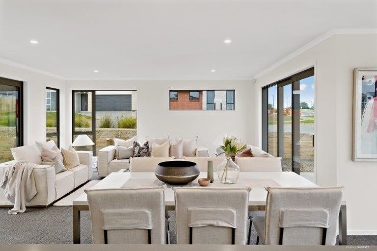 Photo of property in 76 Hayfield Way, Karaka, Papakura, 2113