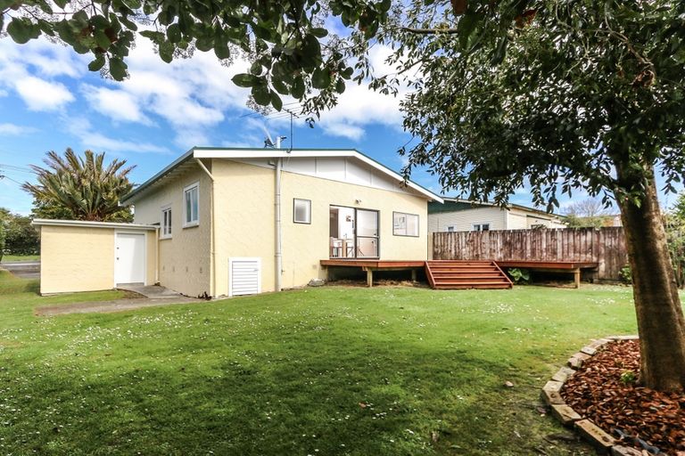 Photo of property in 13 Miro Street, New Lynn, Auckland, 0600