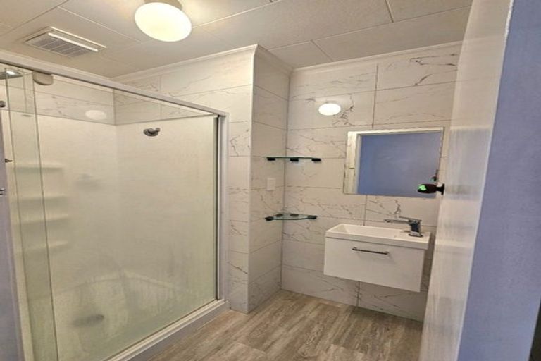 Photo of property in 4 Poplar Grove, Whalers Gate, New Plymouth, 4310