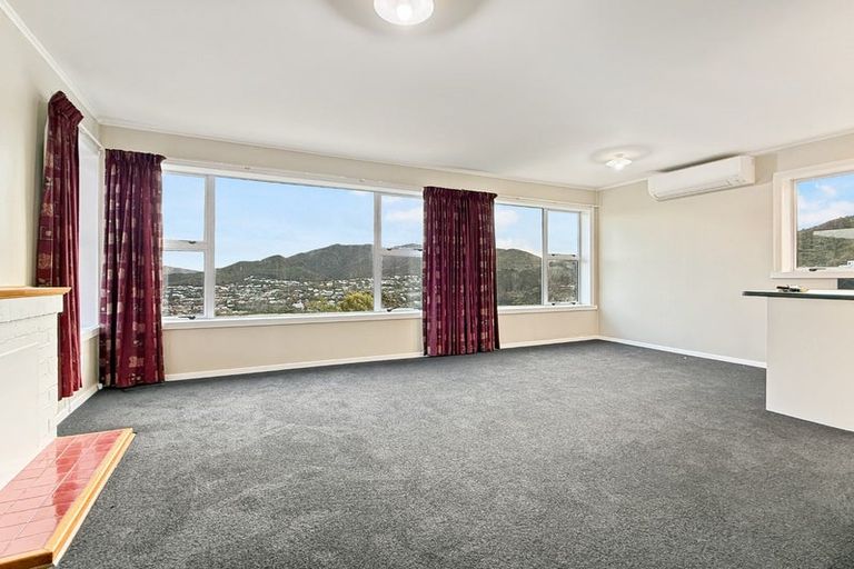 Photo of property in 30 Montgomery Avenue, Karori, Wellington, 6012
