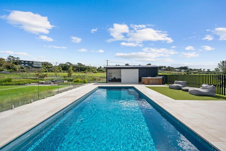 Photo of property in 438 Oaia Road, Muriwai, Waimauku, 0881