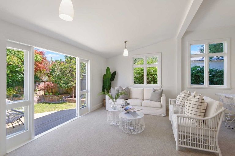 Photo of property in 124 Edward Avenue, Edgeware, Christchurch, 8013
