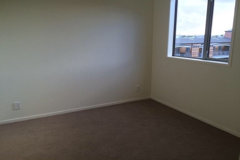 Photo of property in 304/160a Hobsonville Point Road, Hobsonville, Auckland, 0616