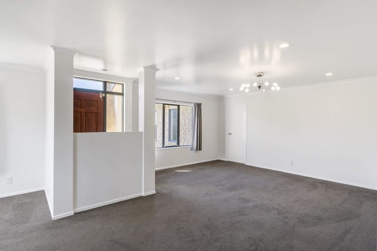 Photo of property in 18 Peninsula Road, Mangere, Auckland, 2022