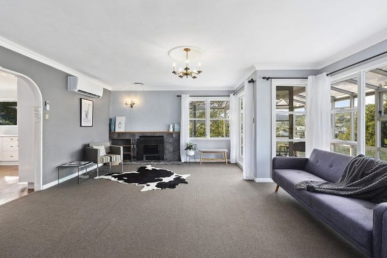Photo of property in 15a Romney Square, Tawa, Wellington, 5028