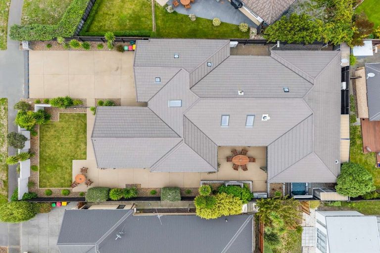 Photo of property in 27 Foresters Crescent, Parklands, Christchurch, 8083