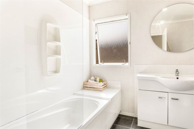 Photo of property in 93 Espalier Drive, Henderson, Auckland, 0612