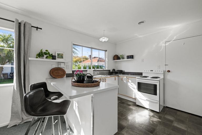 Photo of property in 10a Ihle Street, Terrace End, Palmerston North, 4410