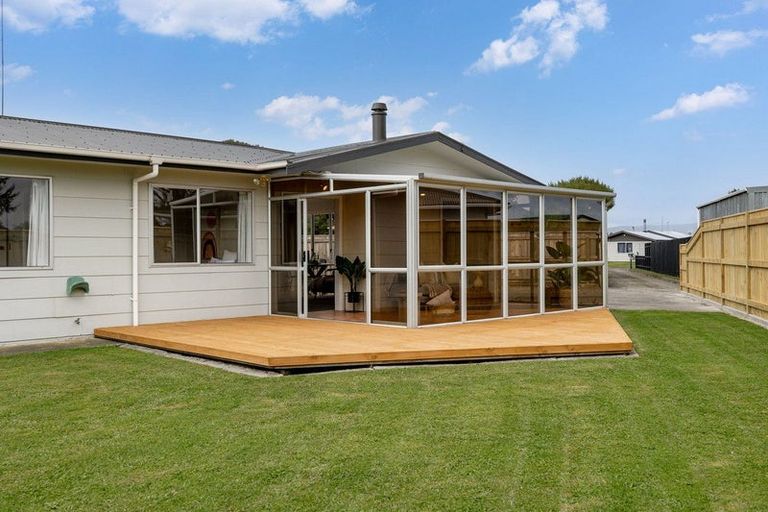 Photo of property in 49 Acacia Street, Kelvin Grove, Palmerston North, 4414