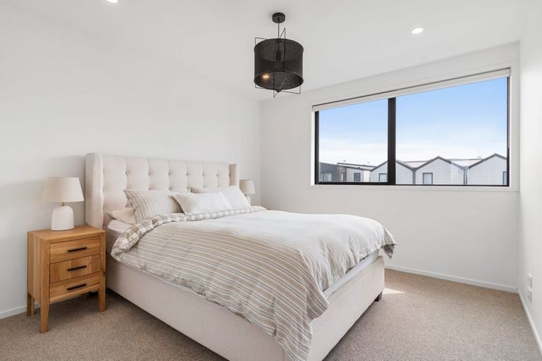 Photo of property in 37 Cessna Crescent, Mangere, Auckland, 2022