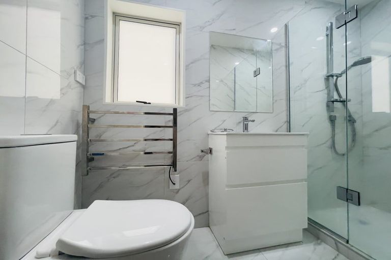 Photo of property in 2/49 Gloucester Road, Manurewa, Auckland, 2102