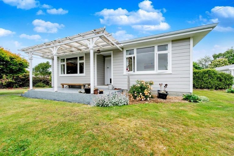 Photo of property in 16 Taumutu Road, Southbridge, 7602