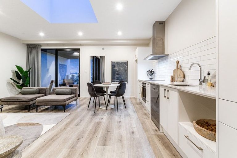 Photo of property in 305/2 Onepu Road, Kilbirnie, Wellington, 6022