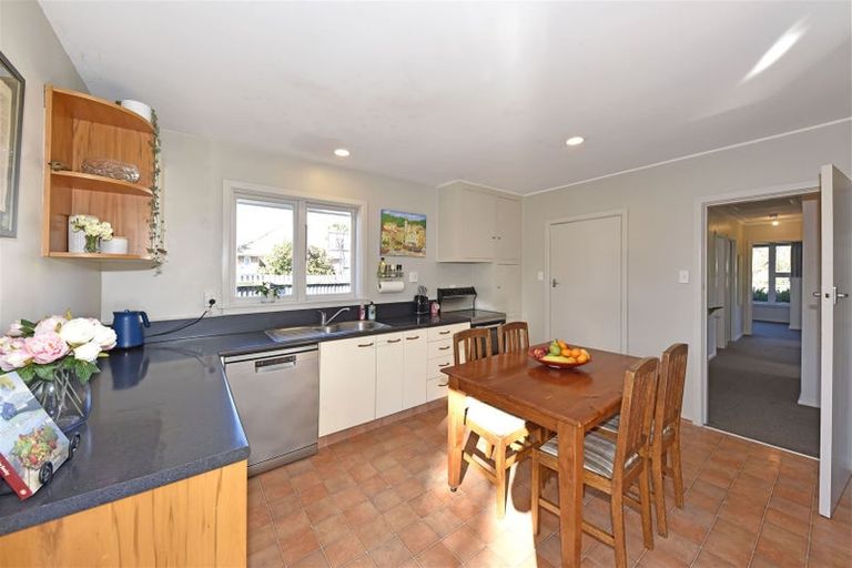 Photo of property in 6 Gregan Crescent, Burnside, Christchurch, 8053