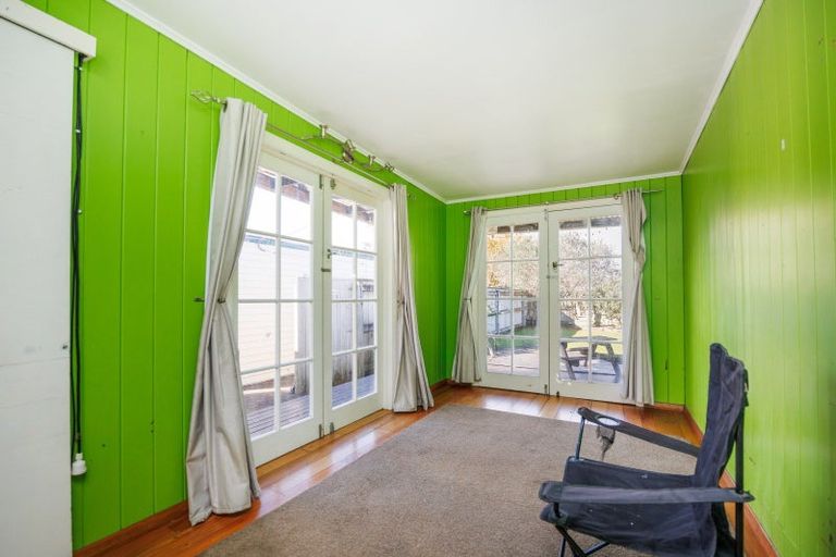 Photo of property in 228 Tremaine Avenue, Highbury, Palmerston North, 4412