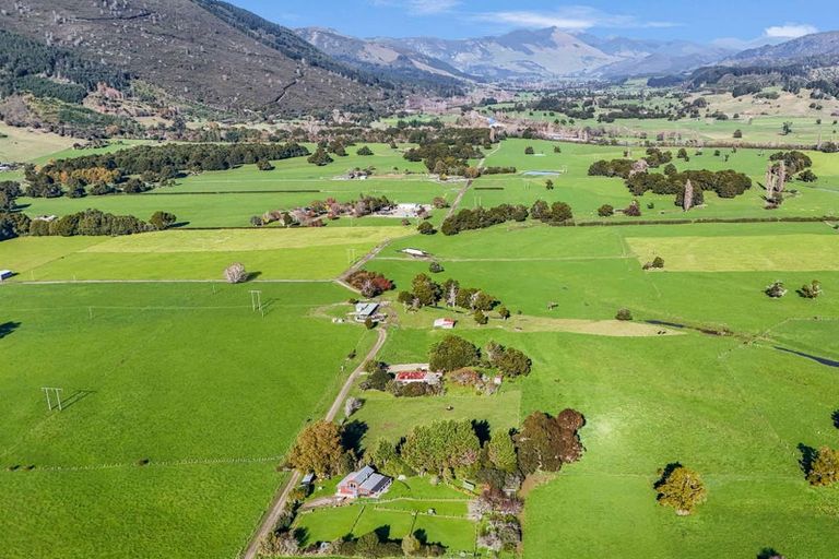 Photo of property in 230 Loop Road, East Takaka, Takaka, 7183