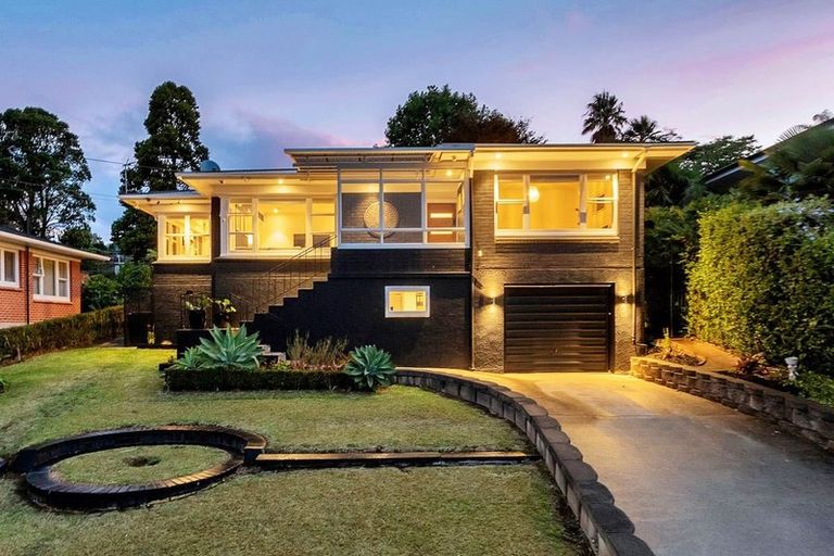 Photo of property in 10 Hamlet Place, Pukekohe, 2120